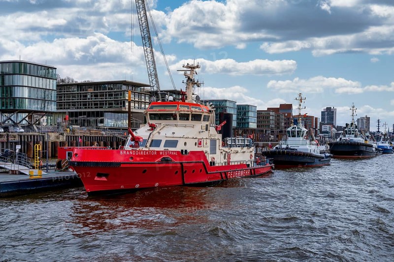 Tugboat pier Neumühlen on the Elbe, Hamburg, Germany