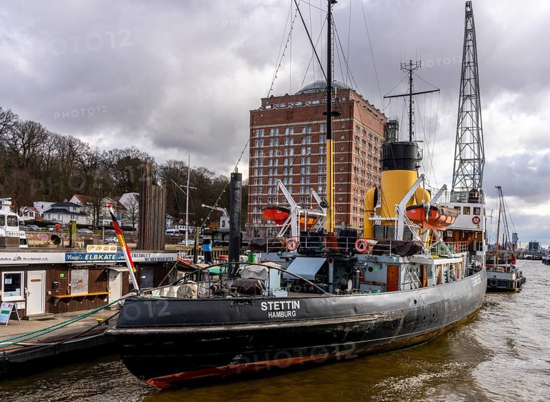Tugboat pier Neumühlen on the Elbe, Hamburg, Germany