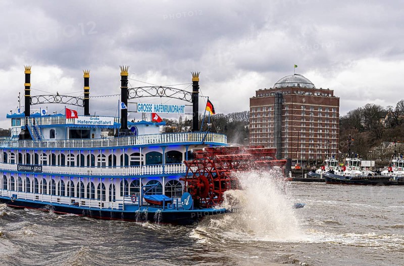 Paddle steamer Louisiana Star on the Elbe, Hamburg, Germany
