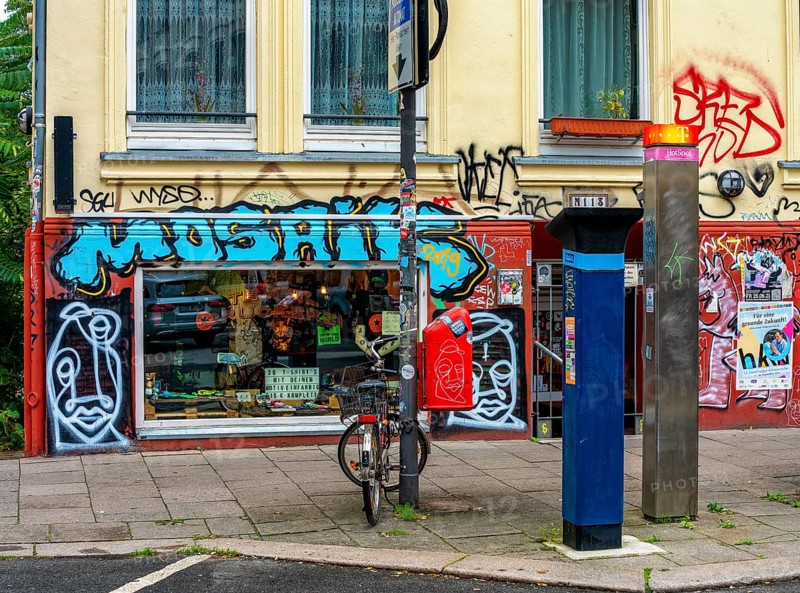 Graffiti on architecture in the Schanzenviertel Altona, Hamburg, Germany