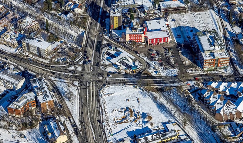 Aerial view, crossing Sittardsberg, Hotel Sittardsberg-Schenkel, Wanheim-Angerhausen, Duisburg, Ruhr area, North Rhine-Westphalia, Germany, DE, Europe, gastronomy, hotel, hotel facilities, hotel business, aerial view, aerial photography, aerial photography, snow, tram stop, road traffic, overview, traffic, traffic volume, bird's eye view, winter, birds-eyes view, cleared road traffic, overview