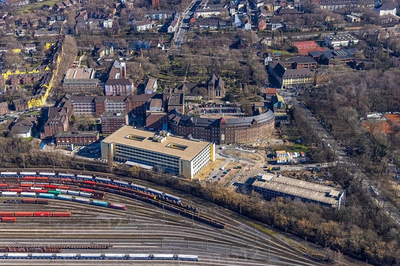 Aerial view, construction site new building and extension of Helios St. Johannes Clinic, Premonstratensian monastery Abtei Hamborn, Alt-Hamborn, Duisburg, Ruhr area, North Rhine-Westphalia, Germany, An der Abtei, DE, Europe, healthcare, hospital, paediatric clinic, clinic, clinic centre, monastery, hospital, aerial view, aerial photography, aerial photography, medical facility, medical aid, emergency service, Propsteikirche St. Johann, overview, bird's eye view, birds-eyes view, catholic church, overview, medical care