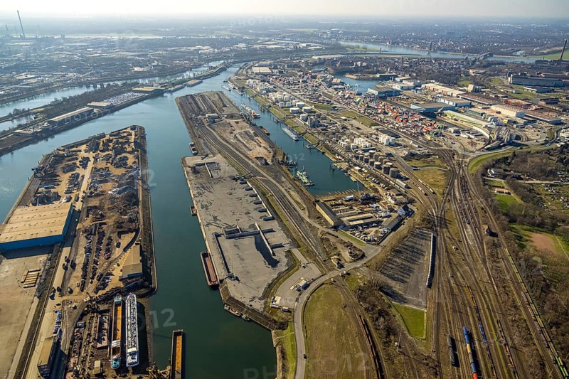 Aerial view, Duisburg harbour, coal island, Duisport, Rhine-Herne Canal, Ruhr, Ruhrort, Duisburg, Ruhr area, North Rhine-Westphalia, Germany, DE, Europe, birds-eyes view, aerial view, aerial photography, aerial photography, overview, bird's eye view