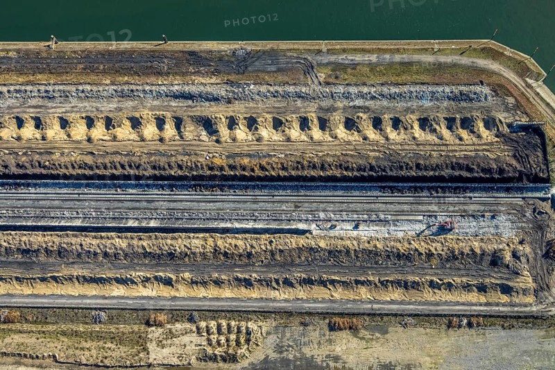 Aerial view, Duisburg harbour, coal island, Duisport, Rhine-Herne Canal, Ruhr, Ruhrort, Duisburg, Ruhr area, North Rhine-Westphalia, Germany, DE, Europe, birds-eyes view, aerial view, aerial photography, aerial photography, overview, bird's eye view