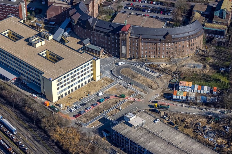 Aerial view, construction site new building and extension of Helios St. Johannes Klinik, Alt-Hamborn, Duisburg, Ruhr area, North Rhine-Westphalia, Germany, An der Abtei, DE, Europe, healthcare, hospital, paediatric clinic, clinic, clinical centre, hospital, aerial view, aerial photography, aerial photography, medical facility, medical aid, emergency service, Propsteikirche St. Johann, overview, bird's eye view, bird's eye view, catholic church, overview, medical care
