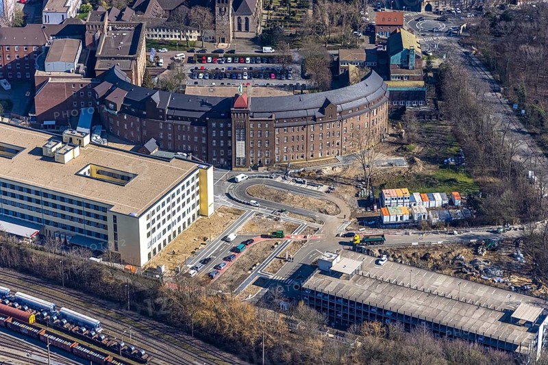 Aerial view, construction site new building and extension of Helios St. Johannes Klinik, Alt-Hamborn, Duisburg, Ruhr area, North Rhine-Westphalia, Germany, An der Abtei, DE, Europe, healthcare, hospital, paediatric clinic, clinic, clinical centre, hospital, aerial view, aerial photography, aerial photography, medical facility, medical aid, emergency service, Propsteikirche St. Johann, overview, bird's eye view, bird's eye view, catholic church, overview, medical care