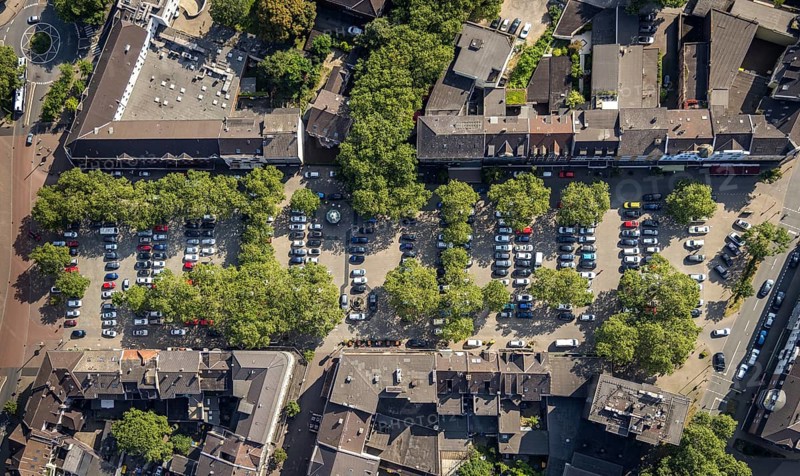 Aerial view, Hamborner Altmarkt with car parks and used as weekly market market, centre Alt-Hamborn, Duisburg, Ruhr area, North Rhine-Westphalia, Germany, DE, Europe, aerial view, aerial photography, aerial photography, overview, bird's-eye view, overview