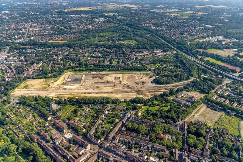 Aerial view, brownfield revitalisation commercial area Friedrich-Park, planned thoroughfare, DITIB Merkez Mosque, Marxloh, Duisburg, Ruhr area, North Rhine-Westphalia, Germany, place of worship, construction work, construction area, building site, building plots, construction project, DE, Europe, commercial enterprises, commercial area, commercial area, commercial park, commercial site, commercial use, religious community, place of worship, holy place, industrial area, industrial site, church, parish, denomination, aerial view, aerial photography, aerial photography, new building, religion, religious site, overview, bird's-eye view, overview
