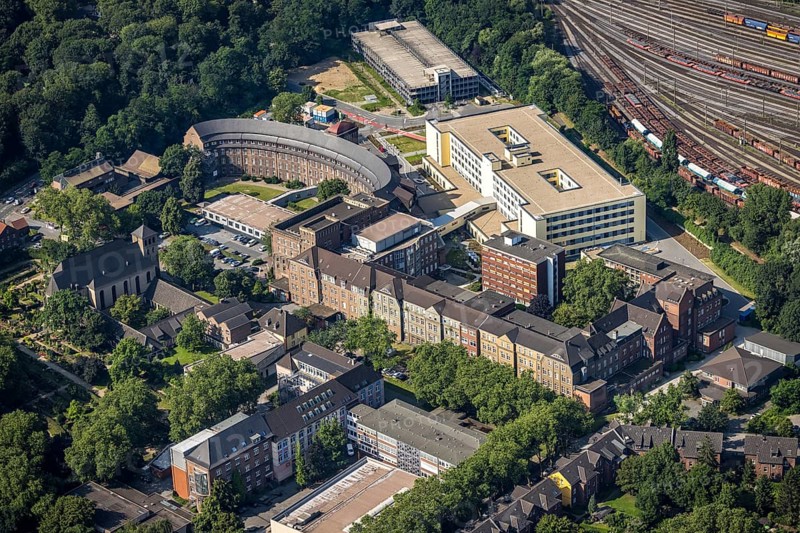 Aerial photo, HELIOS St. Johannes Klinik Duisburg, Katholisches Klinikum Duisburg Gmbh, Alt-Hamborn, Duisburg, Ruhr area, North Rhine-Westphalia, Germany, DE, Europe, healthcare, hospital, clinic, clinic centre, hospital, aerial photograph, aerial photography, aerial photography, medical facility, medical aid, overview, bird's eye view, overview, medical care