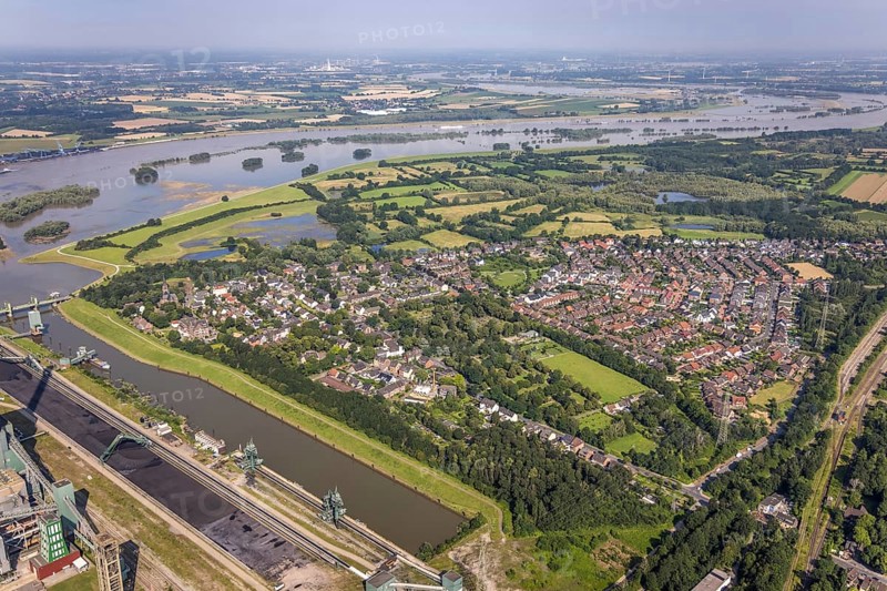 Aerial view, flood river Rhine, flooding Rheinaue Walsum, Nordhafen Walsum, Alt-Walsum, Duisburg, Ruhr area, North Rhine-Westphalia, Germany, DE, Europe, flood, flood of the century, landscape conservation area, aerial photograph, aerial photography, aerial photography, nature reserve, water level Duisburg, Rhine flood, heavy rain, overview, bird's eye view, bird's eye view, overview, flooding