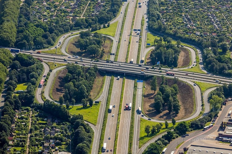 Aerial view, motorway junction Duisburg, A40 and A59, Duissern, Duisburg, Ruhr area, North Rhine-Westphalia, Germany, motorway A40, motorway A59, motorway bridge, bridge, DE, Europe, aerial view, aerial photography, aerial photography, overview, bird's-eye view, overview