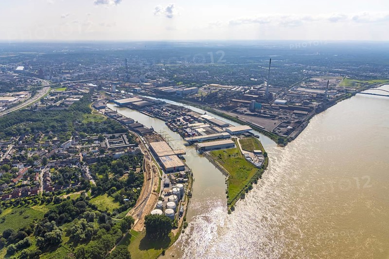 Aerial view, outer harbour and parallel harbour, river Rhine, Neuenkamp, Duisburg, Ruhr area, North Rhine-Westphalia, Germany, DE, Europe, harbour, aerial view, aerial photography, aerial photography, overview, bird's-eye view, birds-eyes view, overview