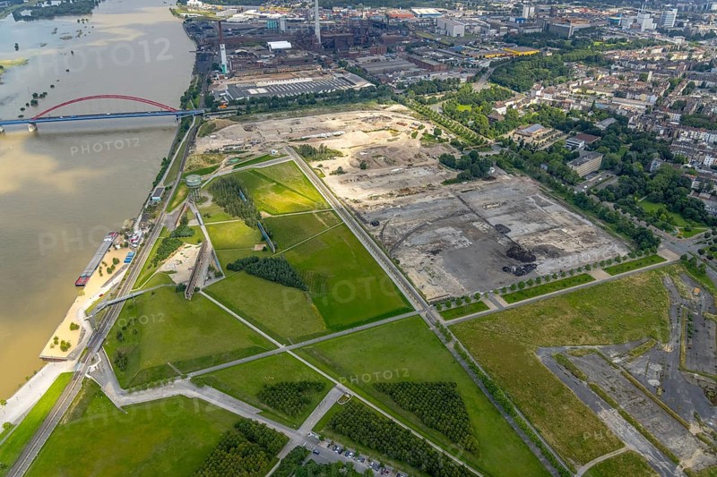 Aerial view, construction area Wörthstraße, new building quarter RHEINORT, Rheinpark Duisburg, Hochfeld, Duisburg, Ruhr area, North Rhine-Westphalia, Germany, construction work, construction area, building site, building plots, construction measure, construction project, construction site, DE, Europe, aerial view, aerial photography, aerial photography, overview, bird's-eye view, overview