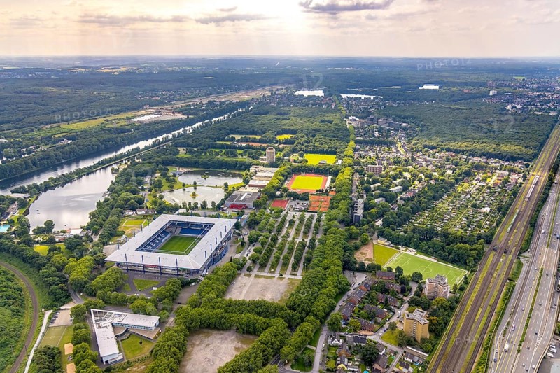 Aerial view, Sportpark Duisburg with Schauinsland-Reisen-Arena and sports school Wedau, regatta course, Margaretensee, Neudorf, Duisburg, Ruhr area, North Rhine-Westphalia, Germany, Arena, DE, Europe, football pitch, football stadium, aerial view, aerial photography, aerial photography, sports, sports facilities, sports field, sports facility, overview, bird's-eye view, birds-eyes view, overview