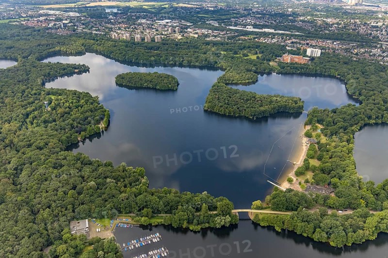 Aerial view, 6-Lakes-Platte, Wolfssee and Yellow Bridge, Wedau, Duisburg, Ruhr area, North Rhine-Westphalia, Germany, DE, Europe, aerial view, aerial photography, aerial photography, Sechs-Seen-Platte, lake, sight, overview, bird's-eye view, forest area, birds-eyes view, overview
