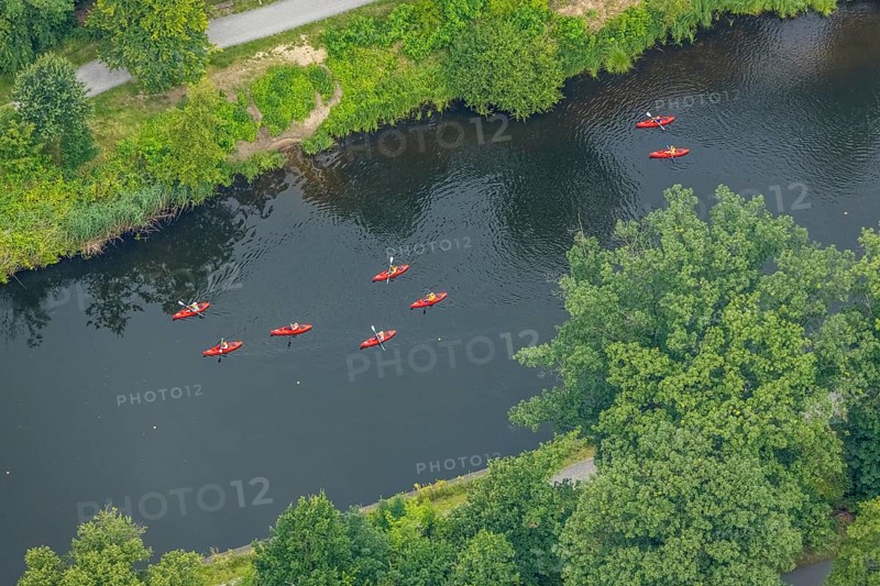 Aerial view, red kayaks at the regatta course, Neudorf, Duisburg, Ruhr area, North Rhine-Westphalia, Germany, DE, Europe, shapes and colours, leisure, leisure activities, leisure enjoyment, aerial view, aerial photography, aerial photography, sports, overview, bird's eye view, birds-eyes view, overview, paddling