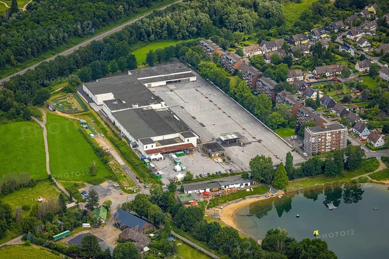 Aerial view, new development area former Real site at Großenbaumer See, Corona rapid test centre, Buscherstraße, Großenbaum, Duisburg, Ruhr area, North Rhine-Westphalia, Germany, DE, Europe, aerial view, aerial photography, aerial photography, car park, overview, bird's-eye view, overview