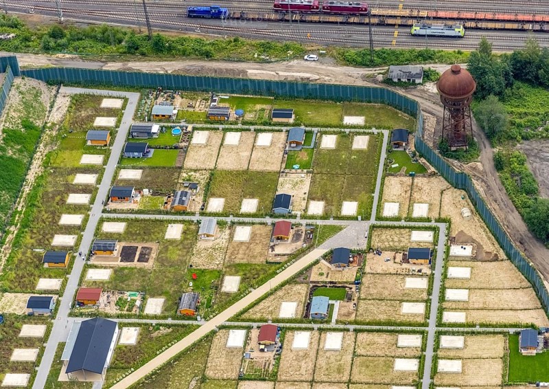 Aerial view, construction site and new railway allotment garden site at the former marshalling yard Wedau, Wedau, Duisburg, Ruhr area, North Rhine-Westphalia, Germany, DE, Europe, shapes and colours, community garden, allotment garden, allotment garden site, allotment garden association, aerial view, aerial photography, aerial photography, allotment garden, overview, bird's-eye view, overview