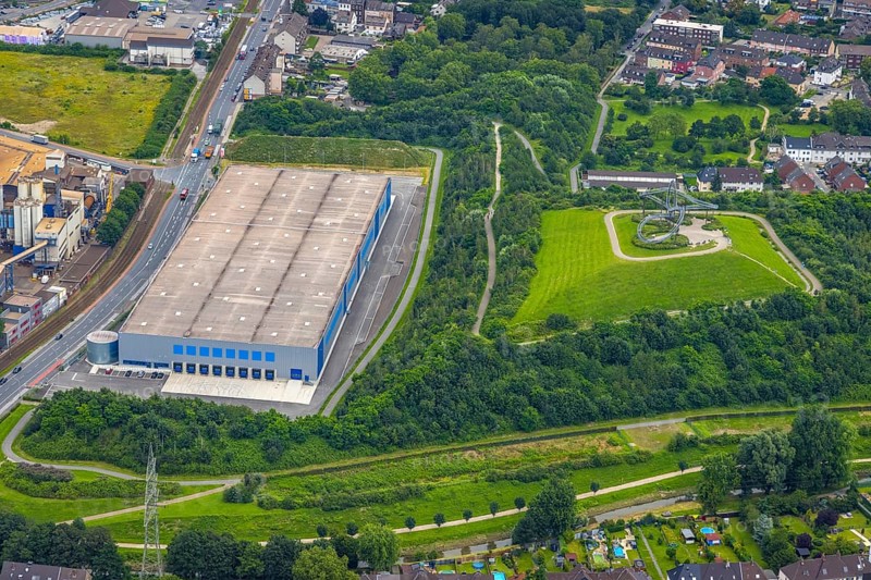 Aerial view, Tiger & Turtle - Magic Mountain and new logistics hall, Wanheim-Angerhausen, Duisburg, Ruhr area, North Rhine-Westphalia, Germany, Angerpark, DE, Europe, Heinrich-Hildebrand-Höhe, artwork, landmark, aerial view, aerial photography, aerial photography, sight, spiral sculpture, overview, bird's-eye view, overview