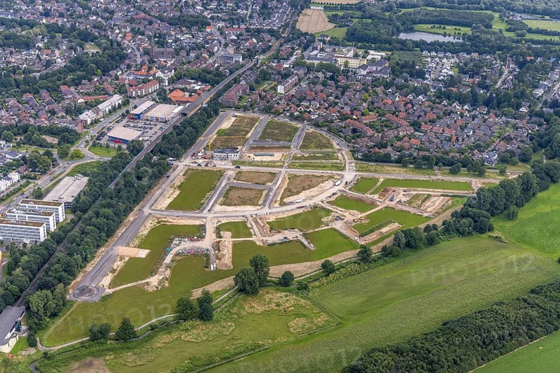 Aerial view, new development area Am Alten Angerbach, new housing estate Angerbogen, Düsseldorfer Landstraße, Huckingen, Duisburg, Ruhr area, North Rhine-Westphalia, Germany, construction work, construction area, building site, building plots, construction project, construction site, DE, Europe, aerial view, aerial photography, aerial photography, new building, overview, bird's-eye view, bird's-eye view, overview