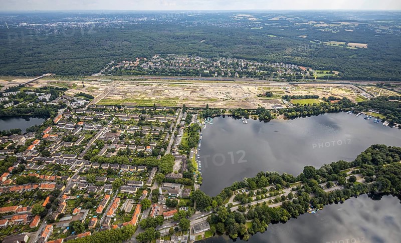 Aerial view, former marshalling yard Wedau, planned new Duisburg residential quarter, Wedau, Duisburg, Ruhr area, North Rhine-Westphalia, Germany, railway tracks, construction work, construction vehicles, construction area, construction site, construction project, construction site, DE, development, Europe, industrial plants, industrial area, industrial site, capacity requirements, aerial view, aerial photography, aerial photography, aerial photography, redevelopment, overview, bird's-eye view, birds-eyes view, derelict railway area, overview