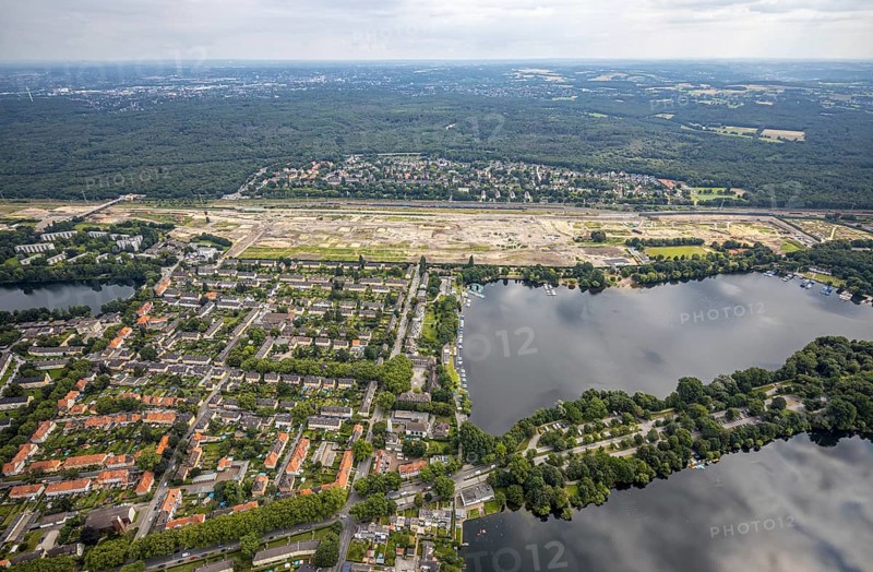 Aerial view, former marshalling yard Wedau, planned new Duisburg residential quarter, Wedau, Duisburg, Ruhr area, North Rhine-Westphalia, Germany, railway tracks, construction work, construction vehicles, construction area, construction site, construction project, construction site, DE, development, Europe, industrial plants, industrial area, industrial site, capacity requirements, aerial view, aerial photography, aerial photography, aerial photography, redevelopment, overview, bird's-eye view, birds-eyes view, derelict railway area, overview