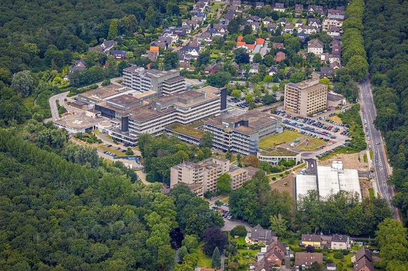 Aerial view, Sana Kliniken Duisburg, Wanheimerort, Duisburg, Ruhr area, North Rhine-Westphalia, Germany, DE, Europe, healthcare, hospital, clinic, clinic centre, hospital, aerial photograph, aerial photography, aerial photography, medical facility, medical aid, overview, bird's-eye view, overview, medical care