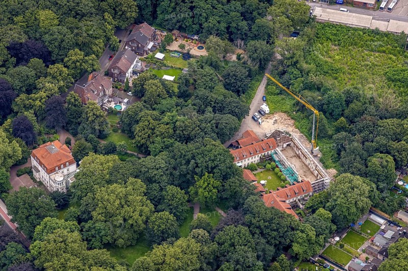 Aerial view, construction site and new building, residential complex in Baumstraße, Alt-Homberg, Duisburg, Ruhr area, North Rhine-Westphalia, Germany, construction work, construction area, construction site, building plots, construction crane, construction project, construction site, DE, Europe, aerial view, aerial photography, aerial photography, new building, overview, bird's-eye view, overview