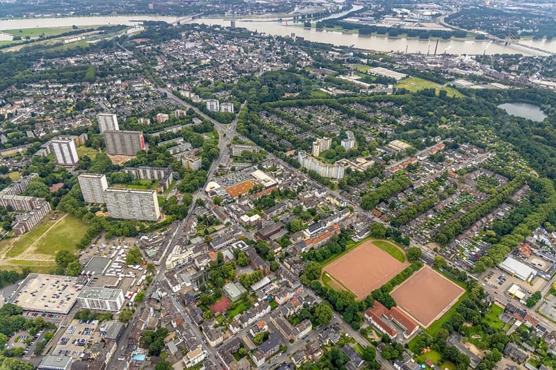 Aerial view, residential park Hochheide, Die Weißen Riesen, Hochheide, Duisburg, Ruhr area, North Rhine-Westphalia, Germany, DE, Europe, shapes and colours, large housing estate, property tax, high-rise buildings, real estate, aerial photography, aerial photography, aerial photography, apartment buildings, apartment buildings, Ottostraße, high-rise buildings, sight, overview, bird's-eye view, residential complex, living and life, residential area, residential buildings, residential park, housing estate, birds-eyes view, former Rheinpreußen-Siedlung, overview