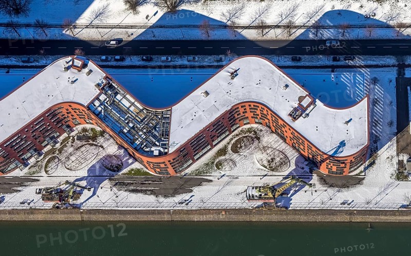 Aerial view, Landesarchiv North Rhine-Westphalia Abteilung Rheinland, Yachthafen Marina Duisburg, Innenhafen, Kaßlerfeld, Duisburg, Ruhr Area, North Rhine-Westphalia, Deutschland, DE, Europa, Luftaufnahme, Luftbildfotografie, Luftfotografie, Schnee, Übersicht, Vogelperspektive, Winter, birds-eyes view, geräumte Straßen, overview