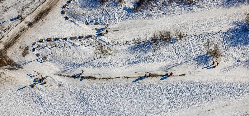 Aerial view, snow-covered Rhine meadows, Bergheim, Duisburg, Ruhr area, North Rhine-Westphalia, Germany, DE, Essensberger Straße, Europe, aerial view, aerial photography, aerial photography, snow, overview, bird's eye view, winter, birds-eyes view, cleared roads, overview