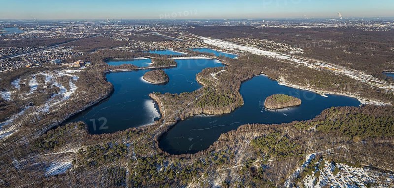 Aerial view, Sechs-Seen-Platte, Rahm, Duisburg, Ruhr area, North Rhine-Westphalia, Germany, DE, Europe, aerial view, aerial photography, aerial photography, snow, overview, bird's eye view, forest area, winter, birds-eyes view, cleared roads, overview