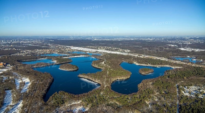 Aerial view, Sechs-Seen-Platte, Rahm, Duisburg, Ruhr area, North Rhine-Westphalia, Germany, DE, Europe, aerial view, aerial photography, aerial photography, snow, sight, overview, bird's eye view, forest area, winter, birds-eyes view, cleared roads, overview