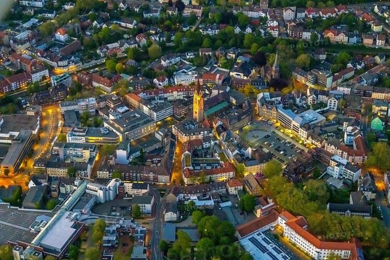 Aerial view, city centre and old town market with catholic church St. Lambertus, Castrop-Rauxel, Ruhr area, North Rhine-Westphalia, Germany, Old Town, Old Town view, Am Markt, outdoor lighting, City, DE, twilight, Europe, city centre, light pollution, aerial view, aerial photography, aerial photography, night aerial view, townscape, city centre, streetlights, street lamps, overview, bird's eye view, illuminated, illuminated houses, illuminated house, birds-eyes view, artificial light, night, nightflight, overview