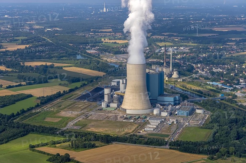Aerial view of the power plant facilities and exhaust gas towers of the coal-fired power plant Datteln 4 Uniper power plant Im Löringhof at the Dortmund-Ems canal in Datteln in the Ruhr area in the federal state of North Rhine-Westphalia, Germany, Datteln, Ruhr area, North Rhine-Westphalia, DE, Europe, aerial view, birds-eyes view, aerial photography, aerial photography, overview, bird's eye view