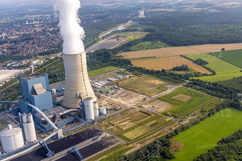 Aerial view of the power plant facilities and exhaust gas towers of the coal-fired power plant Datteln 4 Uniper power plant Im Löringhof at the Dortmund-Ems canal in Datteln in the Ruhr area in the federal state of North Rhine-Westphalia, Germany, Datteln, Ruhr area, North Rhine-Westphalia, DE, Europe, aerial view, birds-eyes view, aerial photography, aerial photography, overview, bird's eye view