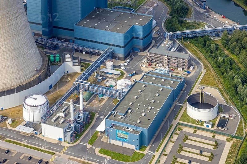Aerial view of the power plant facilities and exhaust gas towers of the coal-fired power plant Datteln 4 Uniper power plant Im Löringhof at the Dortmund-Ems canal in Datteln in the Ruhr area in the federal state of North Rhine-Westphalia, Germany, Datteln, Ruhr area, North Rhine-Westphalia, DE, Europe, aerial view, birds-eyes view, aerial photography, aerial photography, overview, bird's eye view
