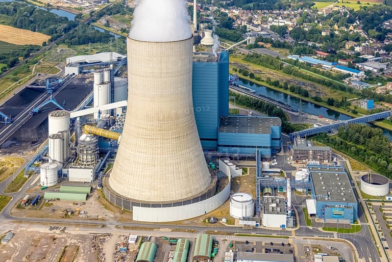 Aerial view of the power plant facilities and exhaust gas towers of the coal-fired power plant Datteln 4 Uniper power plant Im Löringhof at the Dortmund-Ems canal in Datteln in the Ruhr area in the federal state of North Rhine-Westphalia, Germany, Datteln, Ruhr area, North Rhine-Westphalia, DE, Europe, aerial view, birds-eyes view, aerial photography, aerial photography, overview, bird's eye view