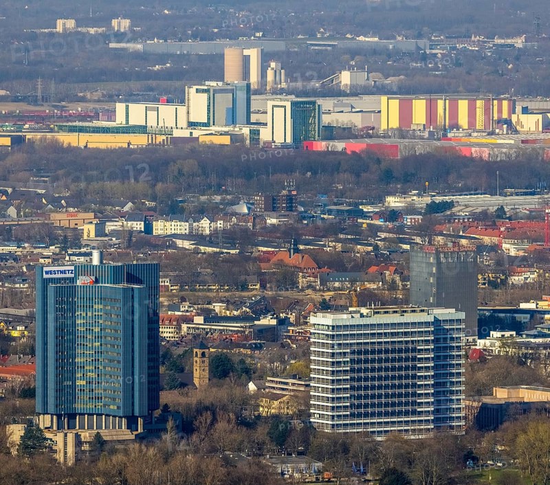 Aerial view, city view, Westnetz building, innogy SE, view to the north, in the background Holcim HüttenZement GmbH and Westfalenhütte thyssenkrupp Steel Europe, Hacheney, Dortmund, Ruhr area, North Rhine-Westphalia, Germany, DE, Europe, commercial enterprises, commercial area, commercial location, industrial area, industrial location, aerial view, aerial photography, aerial photography, overview, bird's-eye view, overview