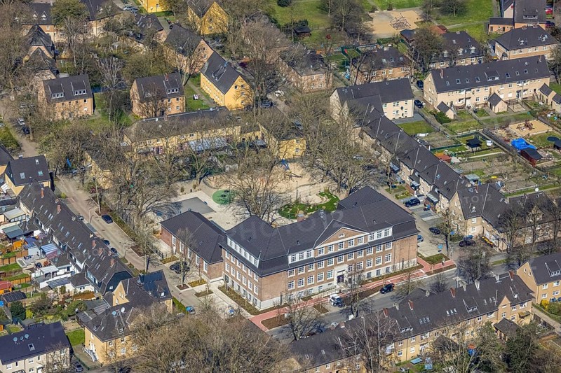 Aerial photo, GGS Gemeinschaftsgrundschule Lohberg, Lohberg, Dinslaken, Ruhr area, North Rhine-Westphalia, Germany, education, educational institution, DE, Europe, GGS, primary school, teaching institute, aerial photo, aerial photography, aerial photography, Lower Rhine, Rhine, school, overview, bird's eye view, birds-eyes view, overview