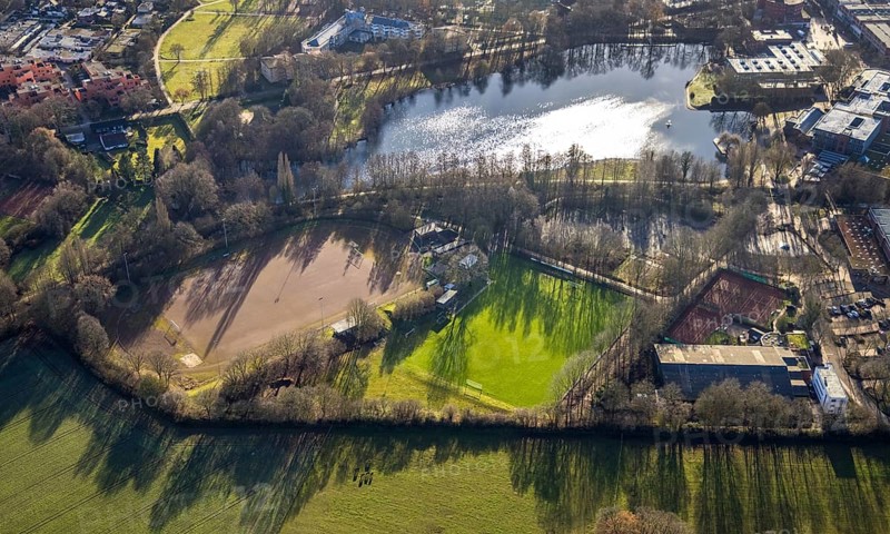Aerial view of Barkenbergsee with sports field of SuS Grün Weiß Barkenberg and Tennis Park Wulfen in Dorsten in the Ruhr area in North Rhine-Westphalia, Germany, DE, Germany, Dorsten, Europe, football field, football stadium, football club, aerial view, aerial photography, aerial photography, Midlicher Kamp, North Rhine-Westphalia, Ruhr area, lake, sport, sports facilities, sports field, sports facility, stadium, tennis, tennis facility, tennis courts, overview, bird's eye view, birds-eyes view, overview