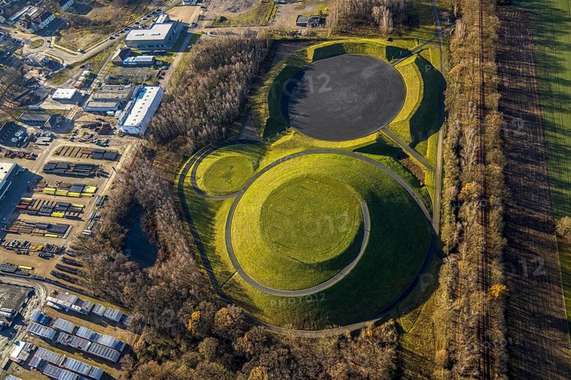 Aerial view of the landscaping work in the CreativQuartier Fürst Leopold on the former site of the Fürst Leopold colliery in Halterner Straße in Dorsten in the Ruhr area in North Rhine-Westphalia, Germany. A mesa with a circular staircase and an amphitheatre characterise the new leisure and event area, DE, Germany, Dorsten, Europe, aerial view, aerial photography, aerial photography, aerial photography, North Rhine-Westphalia, Ruhr area, overview, bird's-eye view, colliery, birds-eyes view, former colliery, overview