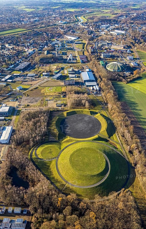 Aerial view of the landscaping work in the CreativQuartier Fürst Leopold on the former site of the Fürst Leopold colliery in Halterner Straße in Dorsten in the Ruhr area in North Rhine-Westphalia, Germany. A mesa with a circular staircase and an amphitheatre characterise the new leisure and event area, DE, Germany, Dorsten, Europe, aerial view, aerial photography, aerial photography, aerial photography, North Rhine-Westphalia, Ruhr area, overview, bird's-eye view, colliery, birds-eyes view, former colliery, overview