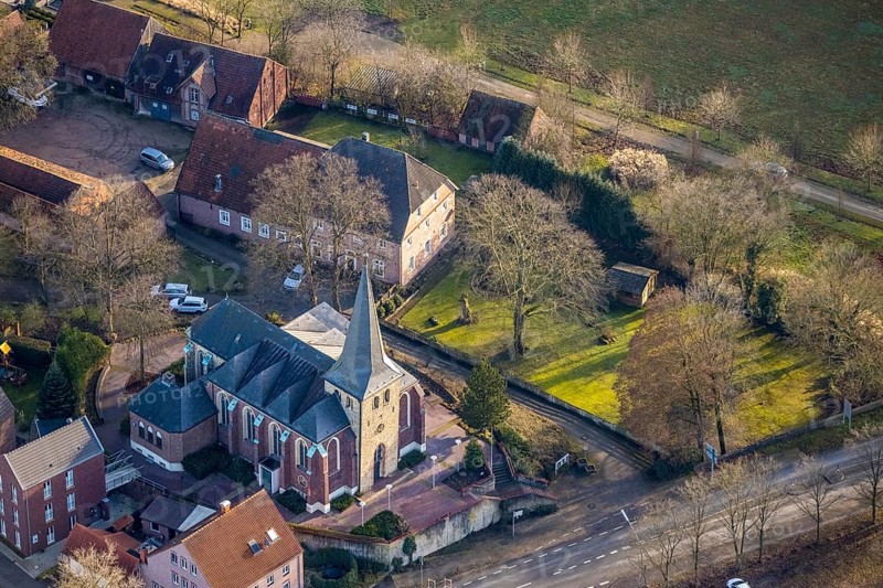 Aerial view of St Paul's Catholic Church in Dorfstraße in Dorsten in the Ruhr area in North Rhine-Westphalia, Germany, place of worship, DE, Germany, Dorsten, Europe, religious community, place of worship, holy place, church, parish, denomination, aerial view, aerial photography, aerial photography, North Rhine-Westphalia, religion, religious site, Ruhr area, overview, bird's-eye view, overview