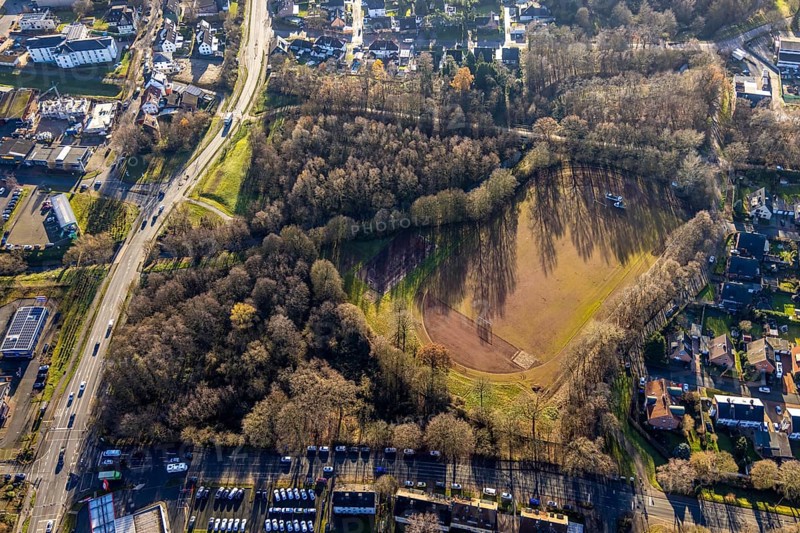 Aerial view of the sports field of the school centre Pliesterbecker Straße in Dorsten in the Ruhr area in North Rhine-Westphalia, Germany, DE, Germany, Dorsten, Europe, football field, aerial view, aerial photography, aerial photograph, aerial photography, North Rhine-Westphalia, Ruhr area, sports, sports facilities, sports field, sports facility, overview, bird's-eye view, overview