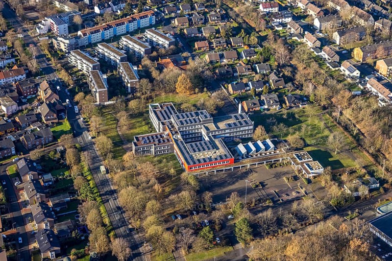 Aerial view of Neue Schule and Erich-Klausener Realschule in Juliusstraße in Dorsten in the Ruhr area in North Rhine-Westphalia, Germany, education, educational institution, DE, Germany, Dorsten, Europe, educational institute, aerial view, aerial photograph, aerial photography, aerial photography, North Rhine-Westphalia, Realschule, Ruhr area, school, overview, bird's-eye view, overview