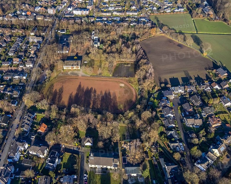 Aerial view sports ground at Bismarckstraße and former Gerhart-Hauptmann-Realschule in Dorsten in the Ruhr area in North Rhine-Westphalia, Germany, education, educational institution, DE, Germany, Dorsten, Europe, educational institute, aerial view, aerial photograph, aerial photography, aerial photography, North Rhine-Westphalia, Realschule, Ruhr area, school, overview, bird's eye view, birds-eyes view, former school, overview