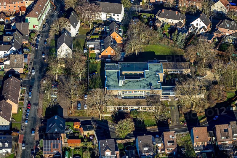 Aerial view of the Haldenwangschule Im Harsewinkel in Dorsten in the Ruhr area in North Rhine-Westphalia, Germany, education, educational institution, DE, Germany, Dorsten, Europe, educational institute, aerial view, aerial photograph, aerial photography, aerial photography, North Rhine-Westphalia, Ruhr area, school, overview, bird's eye view, birds-eyes view, overview