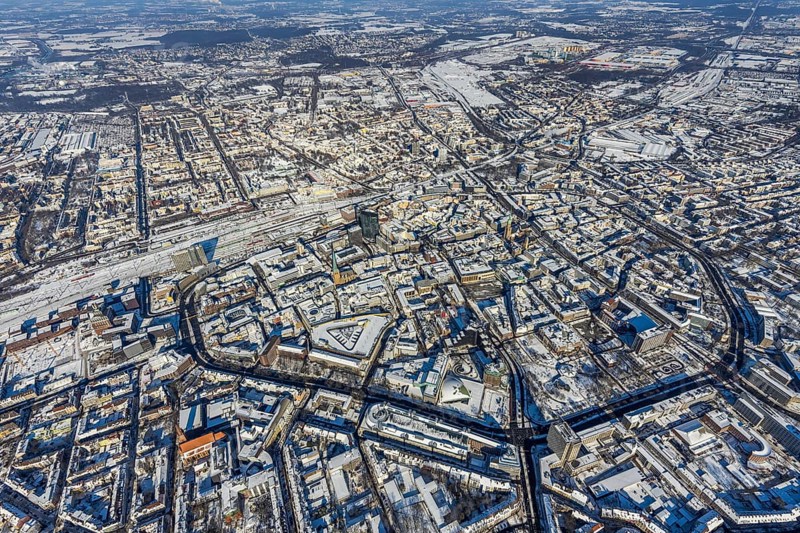 Aerial view, city centre, Wallring, central station, city, Dortmund, Ruhr area, North Rhine-Westphalia, Germany, railway tracks, railway station, DE, Deutsche Bahn AG, Europe, railway tracks, main station, aerial view, aerial photography, aerial photography, RWE Tower, snow, city view, city area, city centre, Thier-Galerie Dortmund, overview, bird's-eye view, winter, onset of winter, winter landscape, birds-eyes view, overview