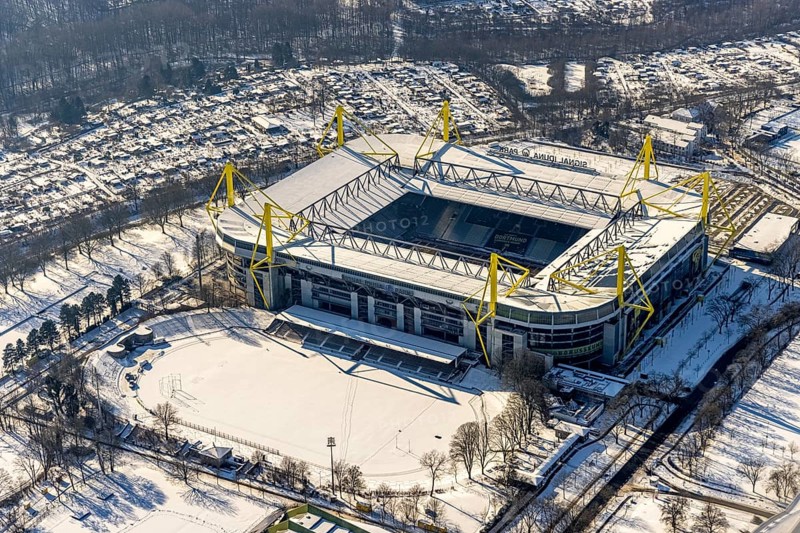 Aerial view, BVB stadium Signal Iduna Park, Westfalenhalle, Dortmund, Ruhr area, North Rhine-Westphalia, Germany, Bundesliga stadium, DE, Europe, aerial view, aerial photography, aerial photography, snow, overview, bird's-eye view, winter, onset of winter, winter landscape, birds-eyes view, overview